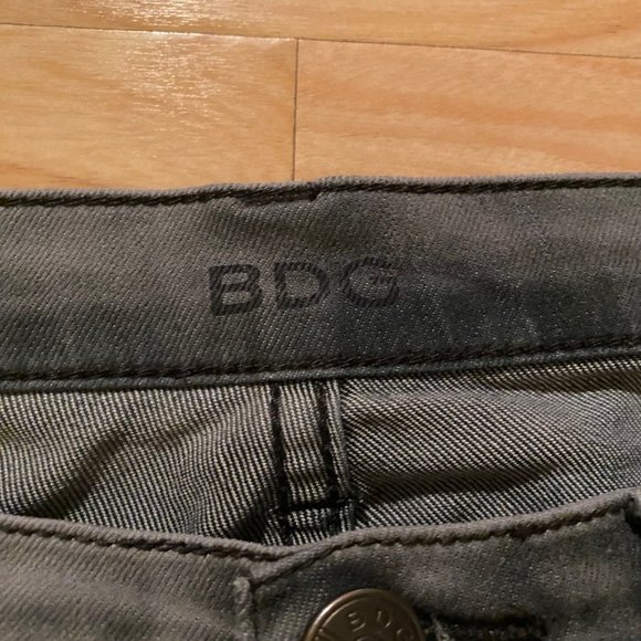 BDG Midrise Twig Long Ankle Zip Skinny Jeans - Picture 2 of 7